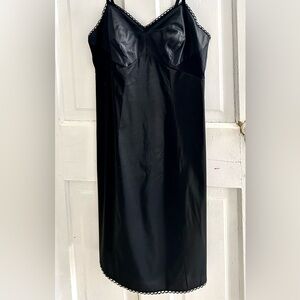 Vintage Vanity Fair Full Slip Dress 34 Black Lace Nylon Tricot Lingerie Babydoll